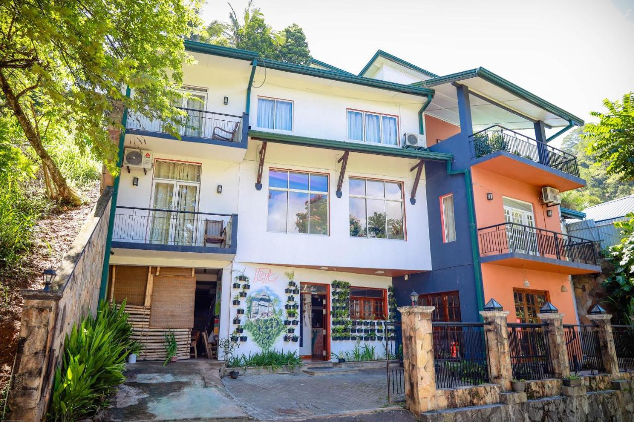Funk Bunk - Mount View Lodge Kandy Exteriör bild