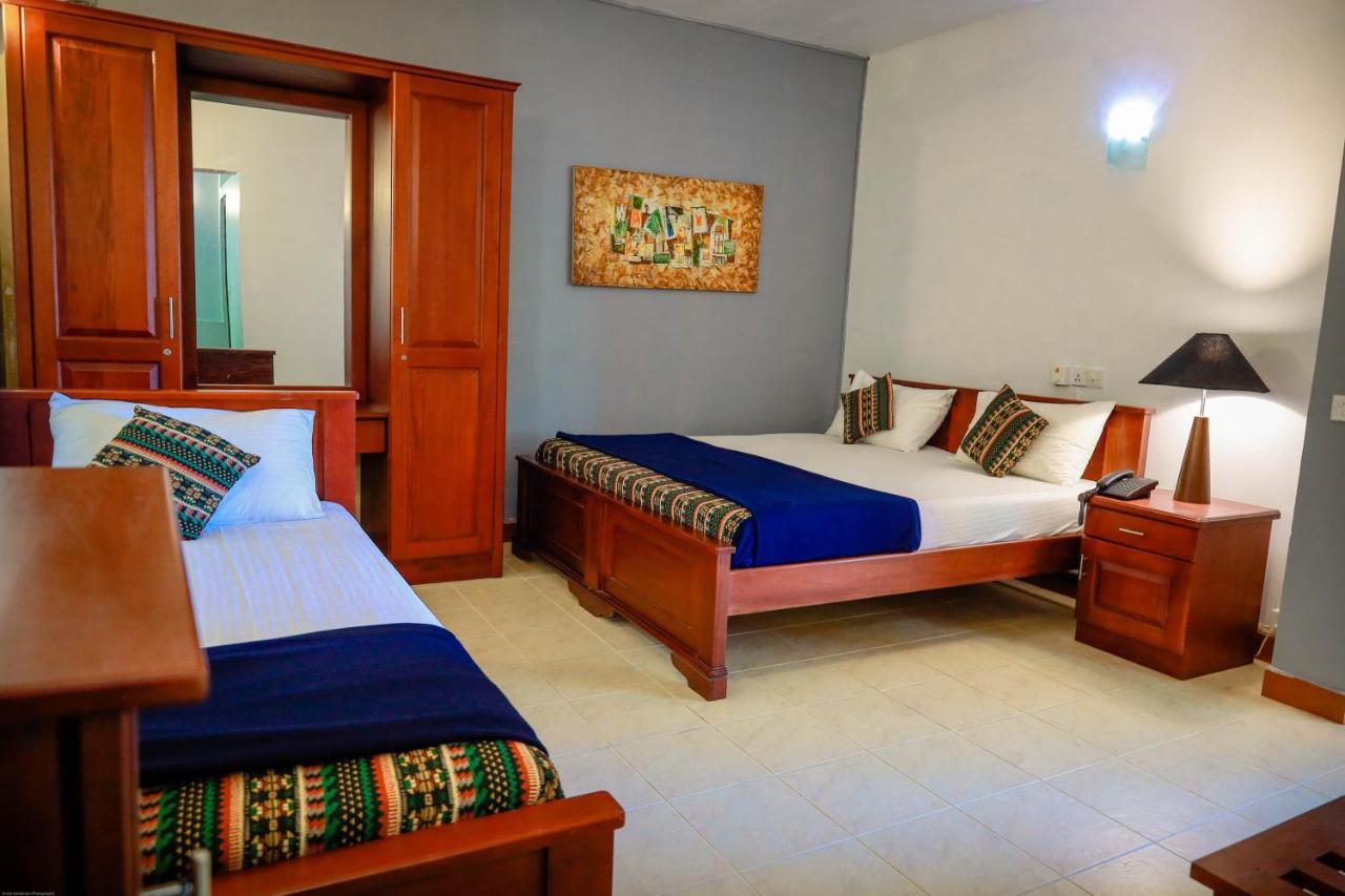 Funk Bunk - Mount View Lodge Kandy Exteriör bild
